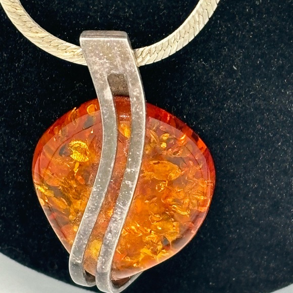 Silver and Amber Pendant Necklace - Picture 6 of 7